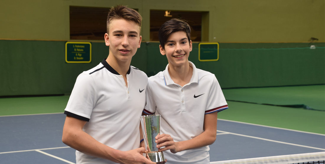 Triumph in doubles